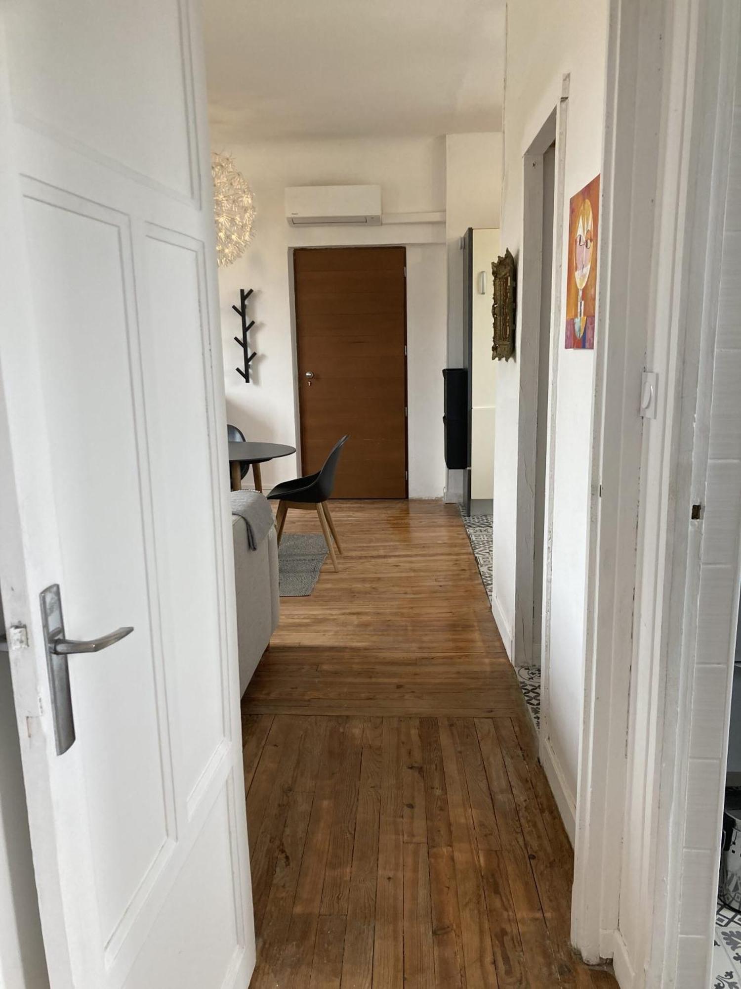 Location Appartement Des Pyrenees Borderes-sur-l'Echez Rom bilde