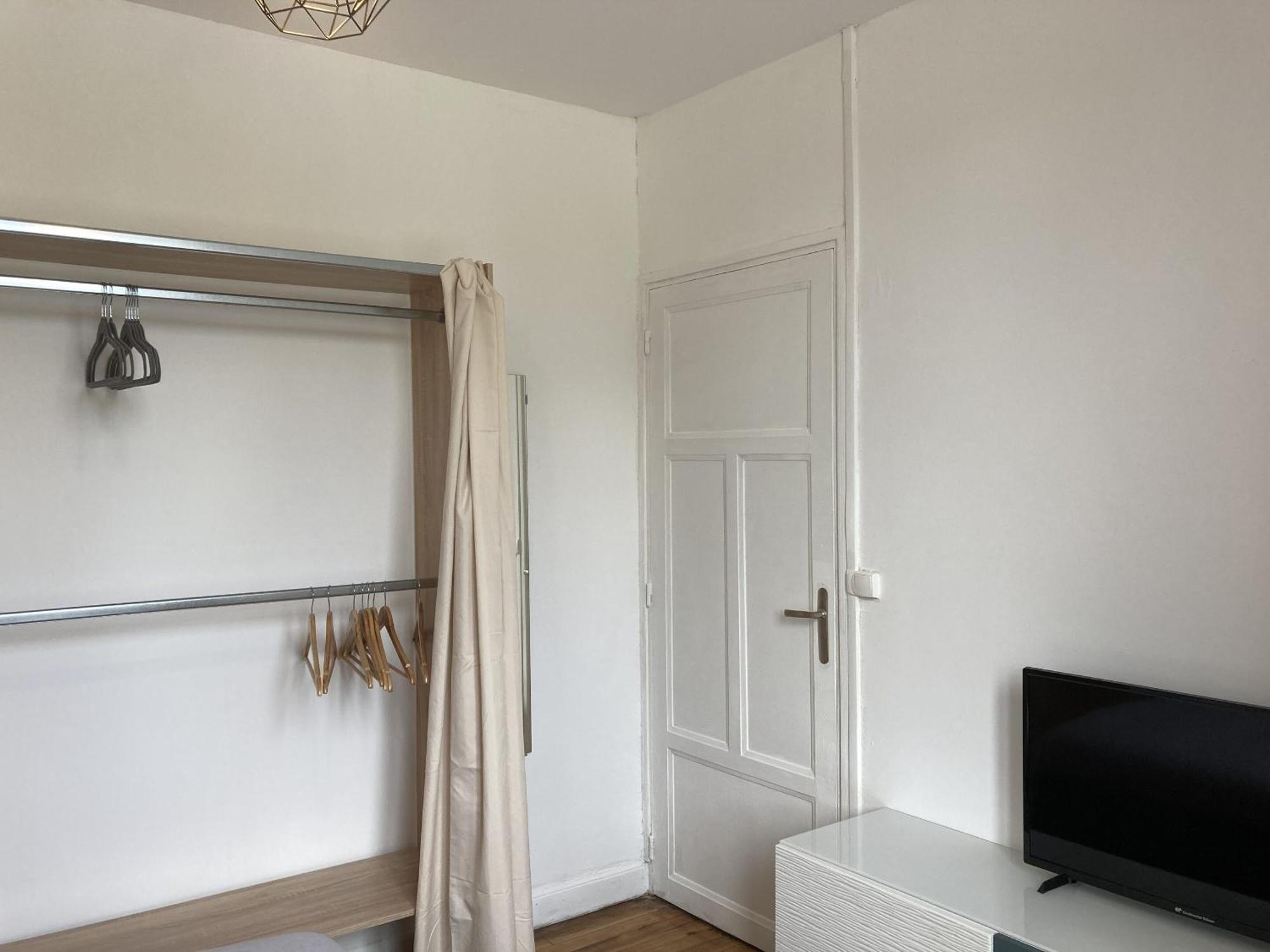 Location Appartement Des Pyrenees Borderes-sur-l'Echez Rom bilde