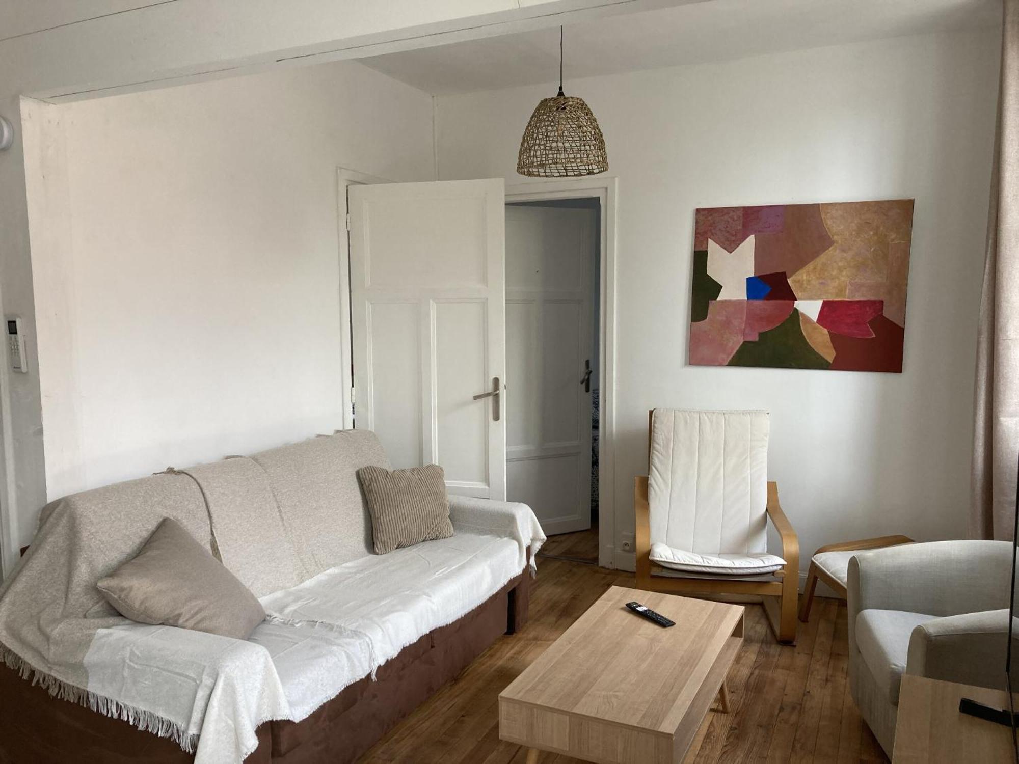 Location Appartement Des Pyrenees Borderes-sur-l'Echez Rom bilde