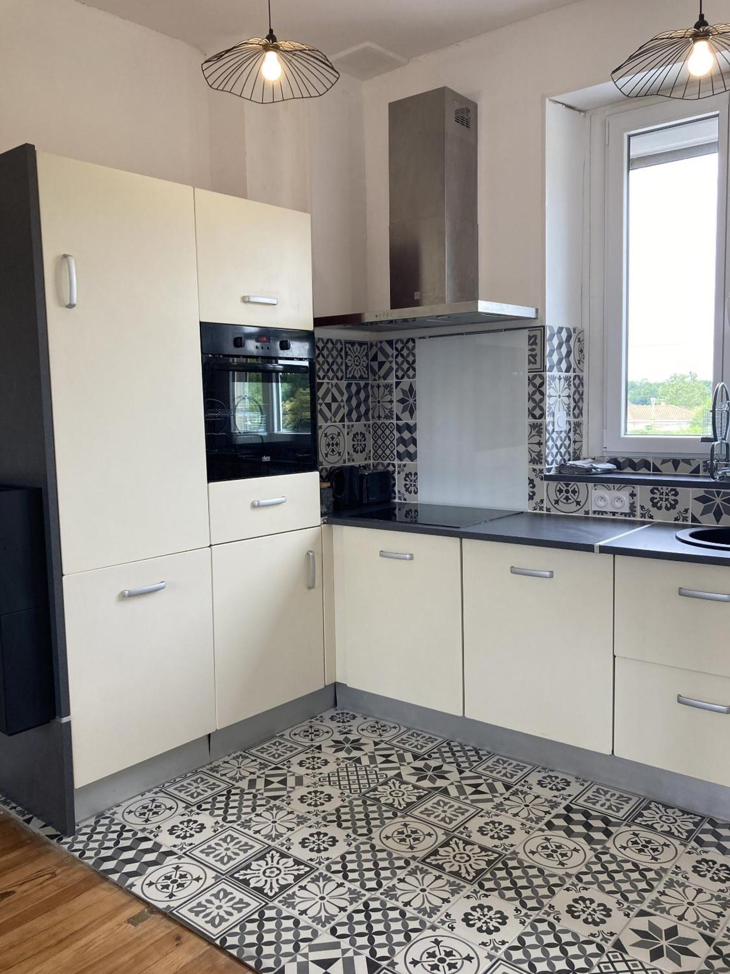 Location Appartement Des Pyrenees Borderes-sur-l'Echez Rom bilde