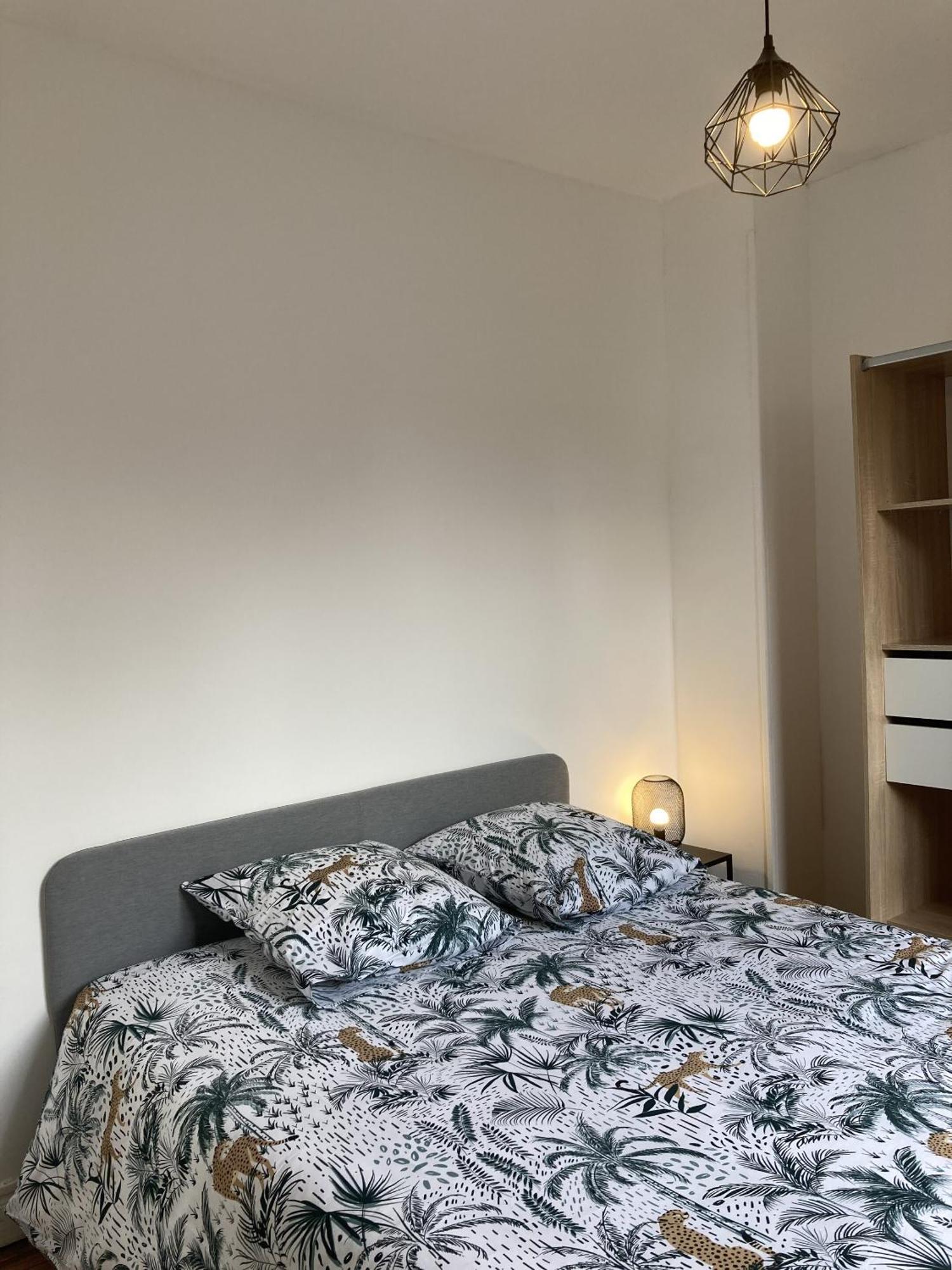 Location Appartement Des Pyrenees Borderes-sur-l'Echez Rom bilde